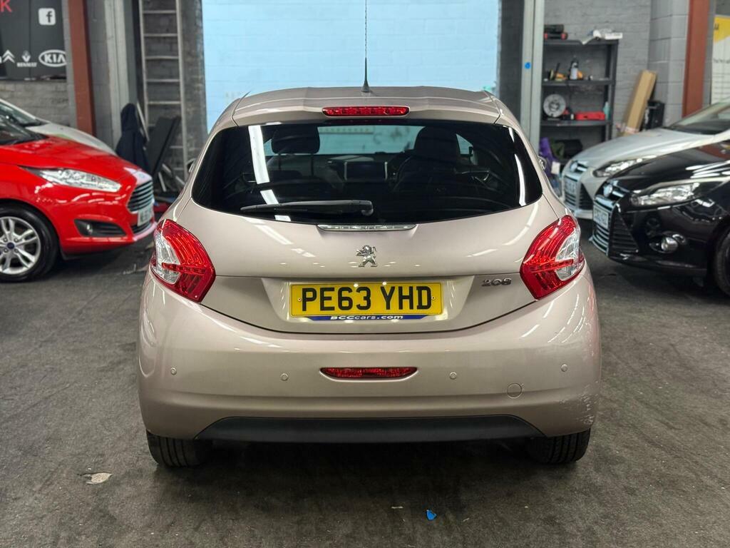 Peugeot 208 1.2 Vti Allure Euro 5 Pink #5