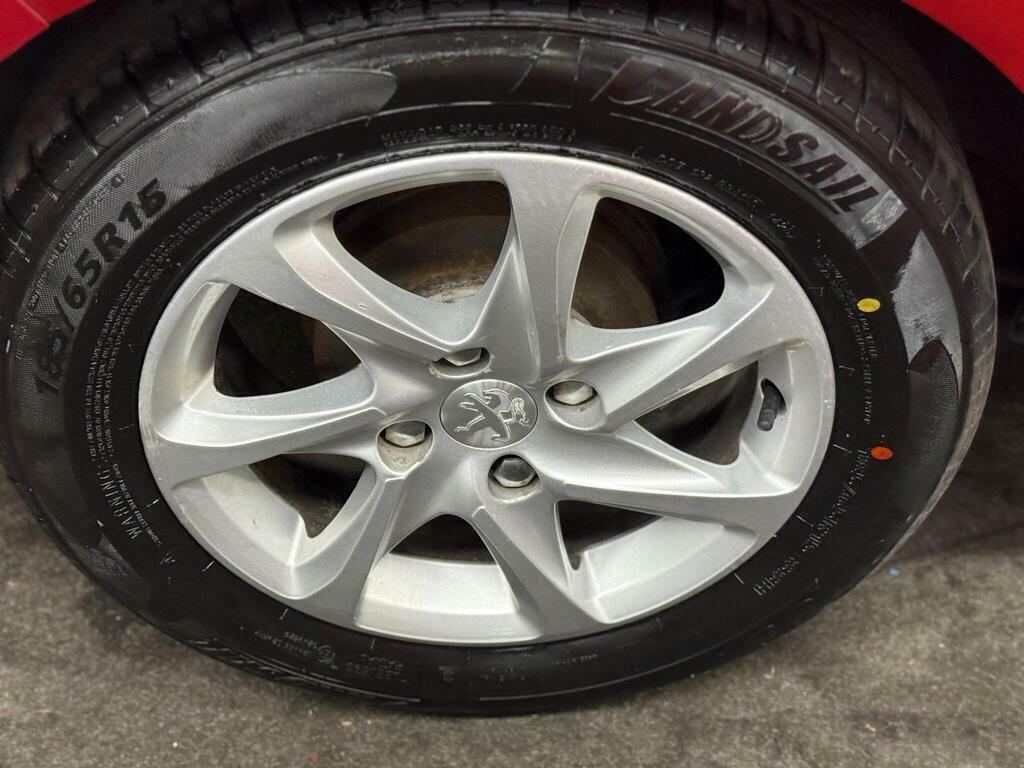 Peugeot 208 1.2 Vti Puretech Style Euro 5 Red #5