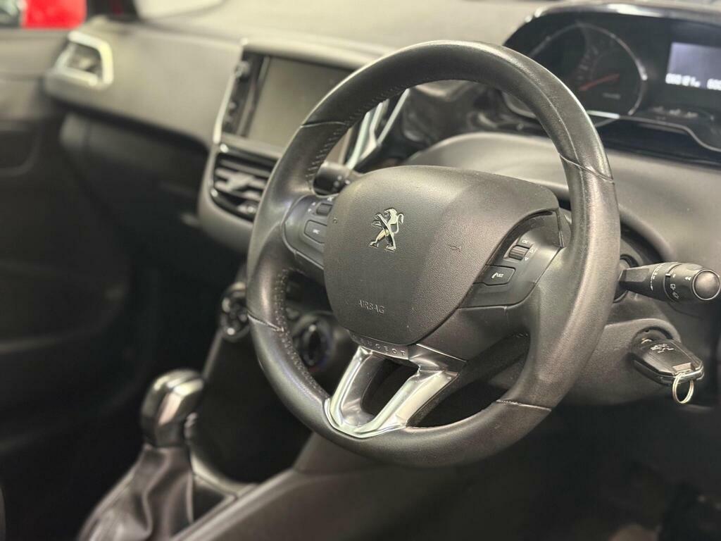 Peugeot 208 Hatchback White #13