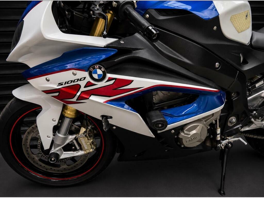 BMW  Petrol White #8