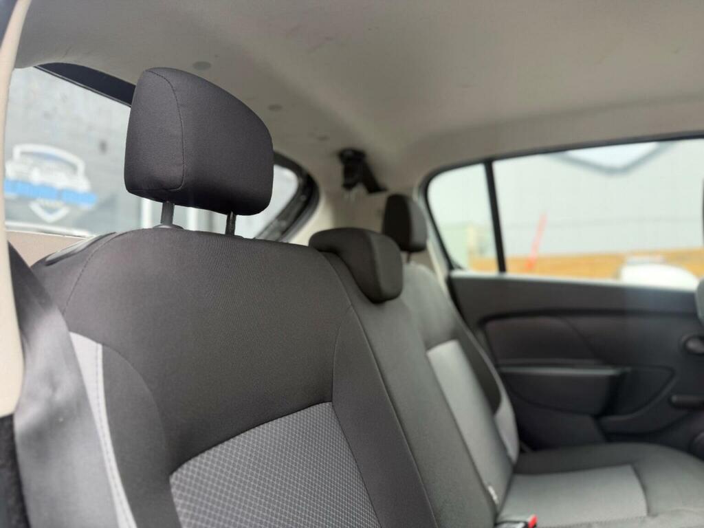 Dacia Sandero 1.2 16V 75 Ambiance Red #19