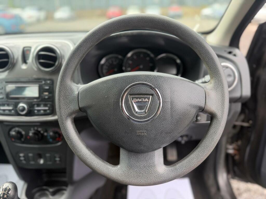 Dacia Sandero 1.2 16V 75 Ambiance Red #22