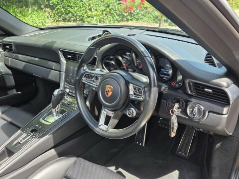 Porsche 911 911 Carrera 4 Gts Grey #15
