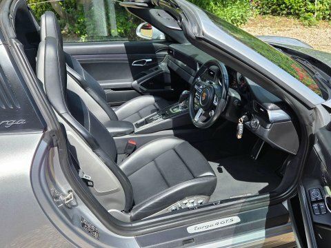 Porsche 911 911 Carrera 4 Gts Grey #14