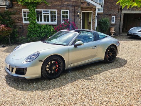 Porsche 911 911 Carrera 4 Gts Grey #11