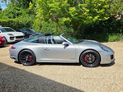 Porsche 911 911 Carrera 4 Gts Grey #3