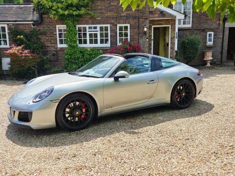 Porsche 911 911 Carrera 4 Gts Grey #10