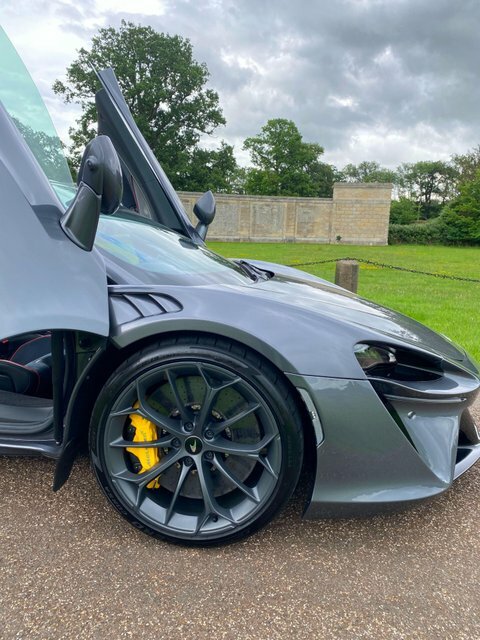 McLaren Artura Spider Black #29