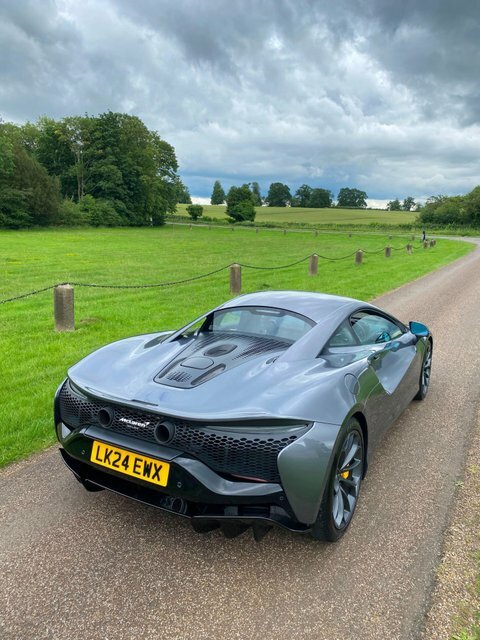 McLaren Artura Spider Black #24