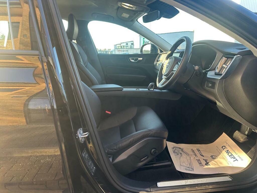Volvo XC60 Plus Black Edition Black #13
