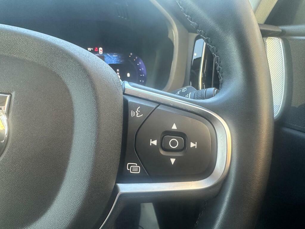 Volvo XC60 Plus Black Edition Black #7