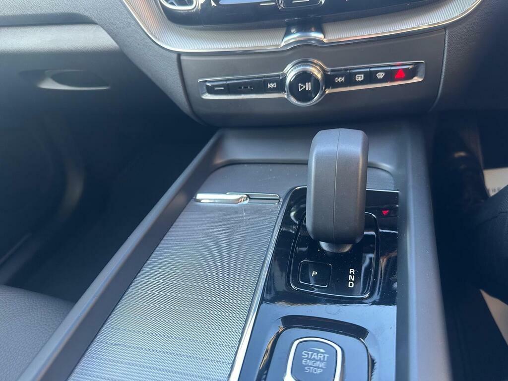 Volvo XC60 2.0 B5 Mhev Core Awd Euro 6 S S Black #5