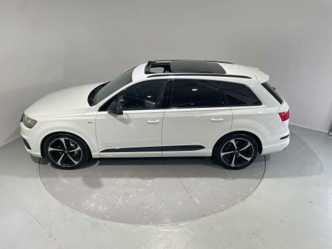 Audi Q7 3.0 Q7 Black SK19UZS White #4