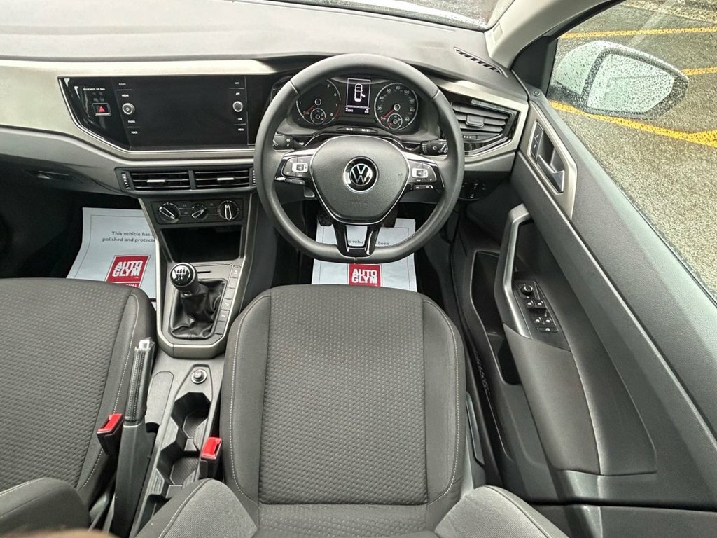 Volkswagen Polo 1L Match KN21VVR White #2
