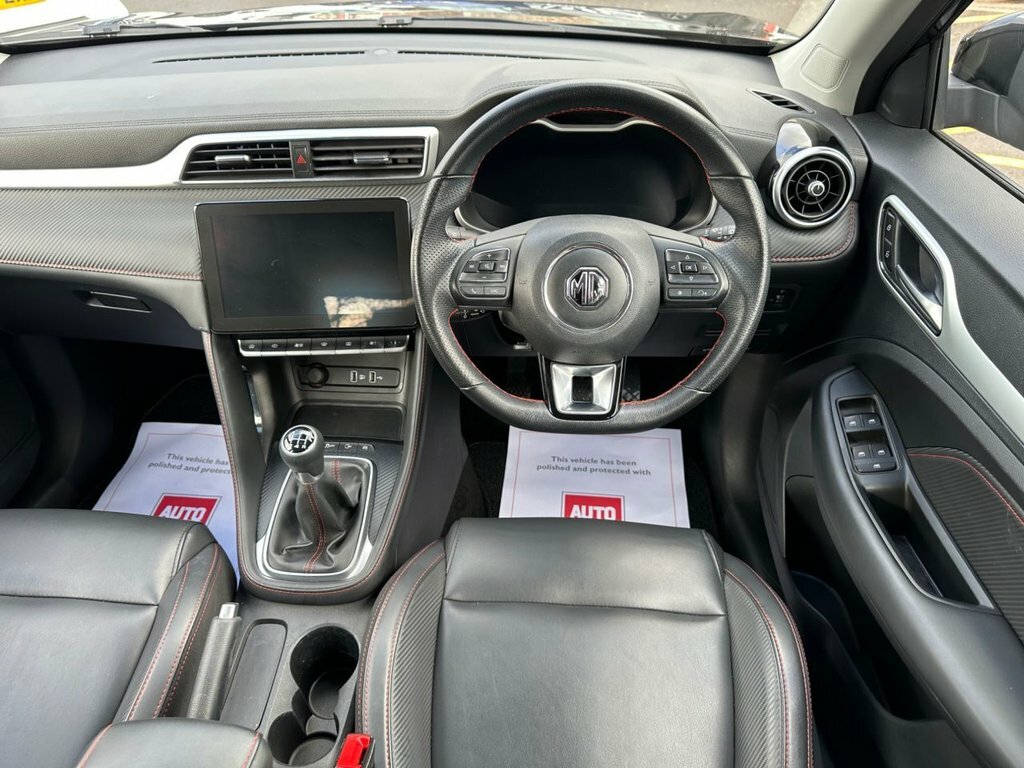 MG ZS 1.5L Exclusive Black #2