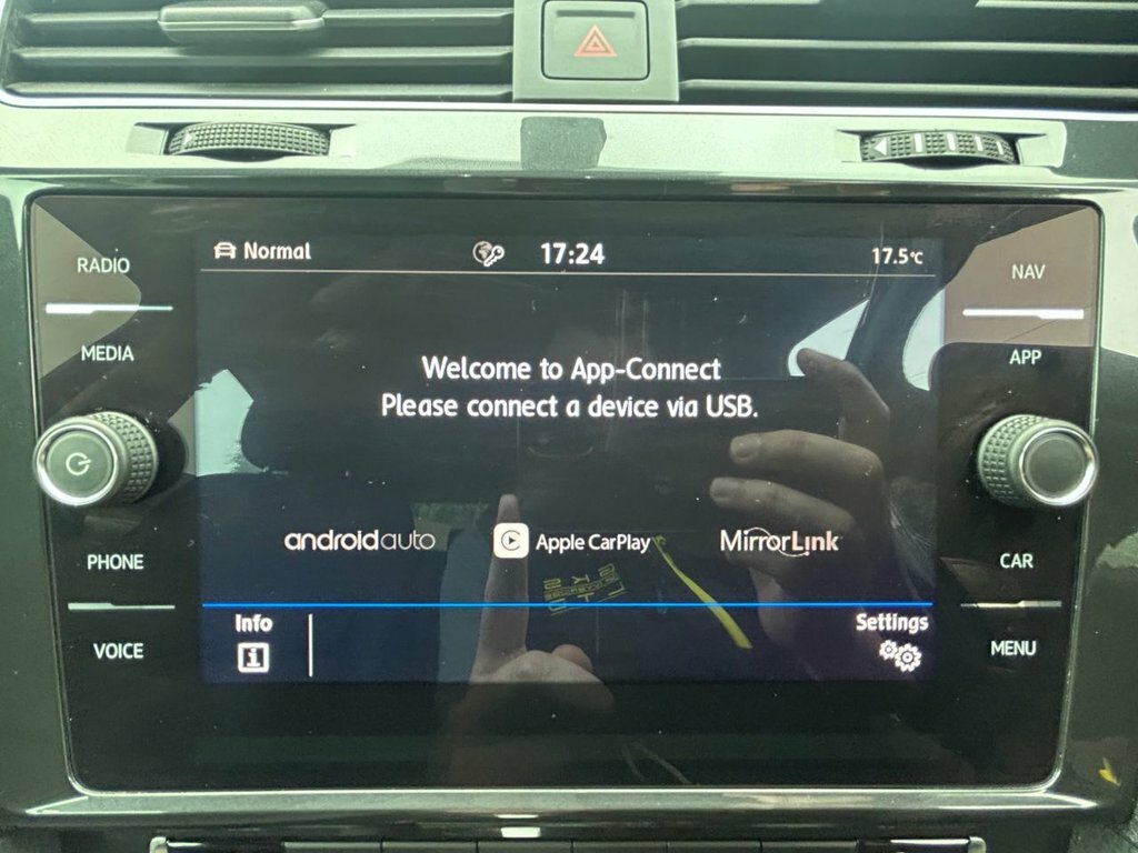 Volkswagen e-Golf 99Kw E-golf 35Kwh Black #14