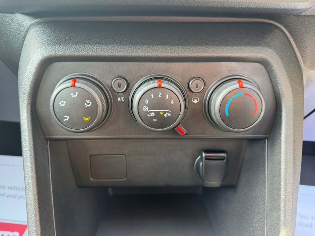 Dacia Sandero 1L Essential OV22XVH White #4