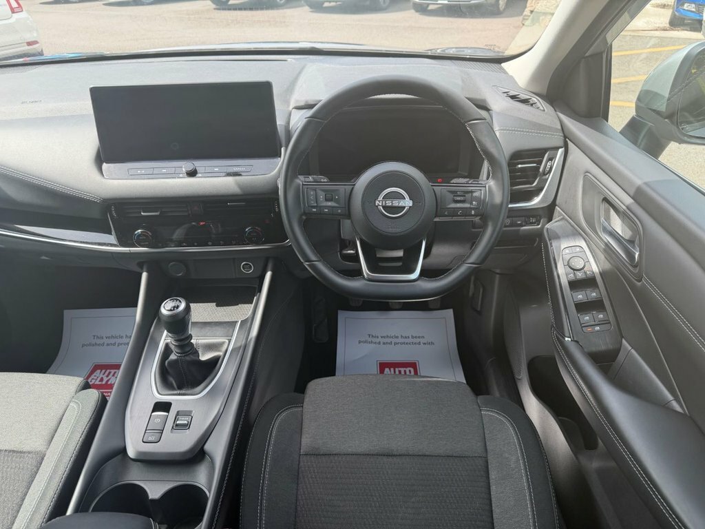 Nissan Qashqai 1.3L N-connecta Silver #2