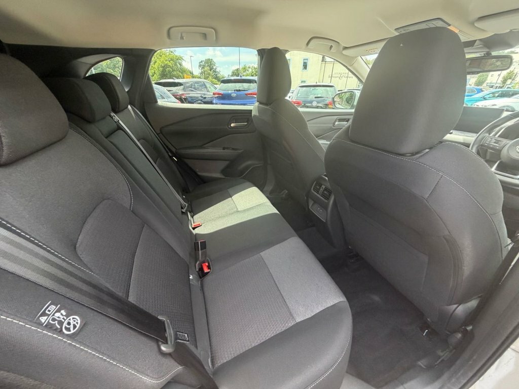 Nissan Qashqai 1.3L N-connecta Silver #3