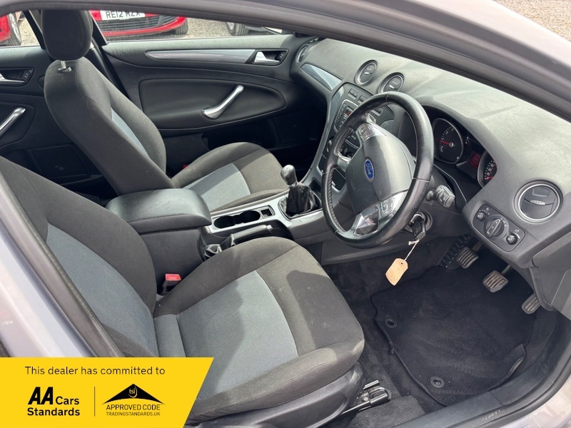 Ford Mondeo Graphite06 2027 Mot Mot Silver