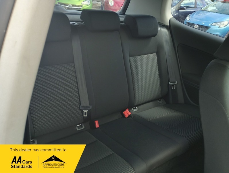 Volkswagen Golf Hatchback Silver #13