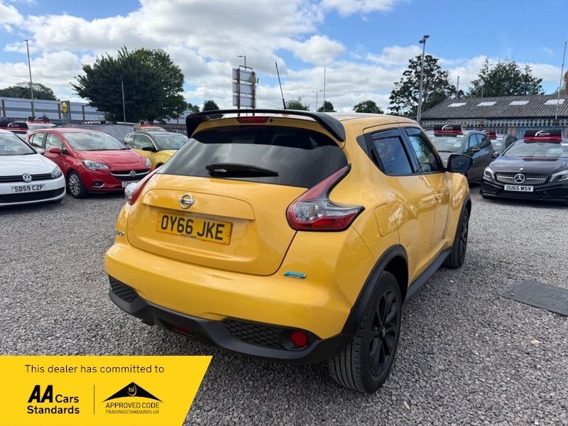 Nissan Juke Tekna White #9