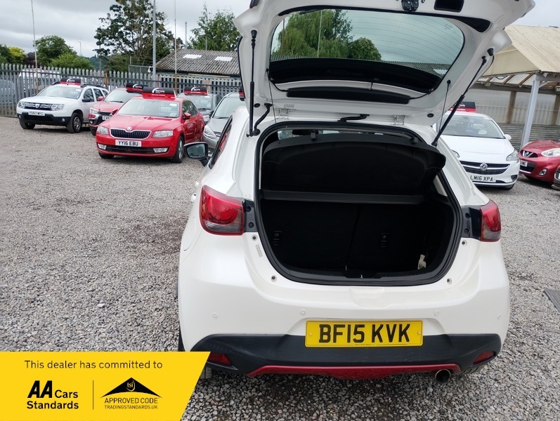 Mazda 2 1.5 Skyactiv-g Sport Nav Euro 6 Ss Red #8