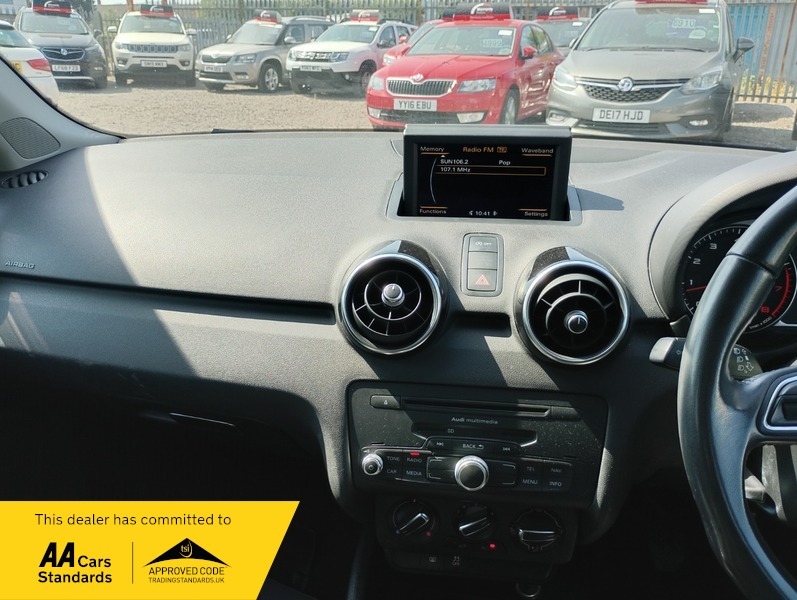 Audi A1 Sportback Tfsi Sportfull Audi EK14EYR Black #4