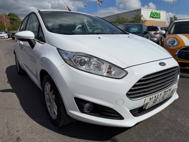 Ford Fiesta 1.6 Zetec Powershift - 2014 14 White #2