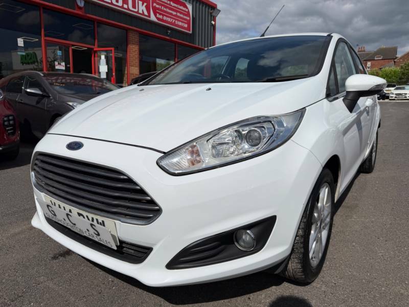 Ford Fiesta 1.6 Zetec Powershift - 2014 14 White