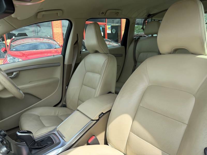 Volvo XC70 D4 181 Se Lux Awd Geartronic -1 Owner Fsh- Gold #4