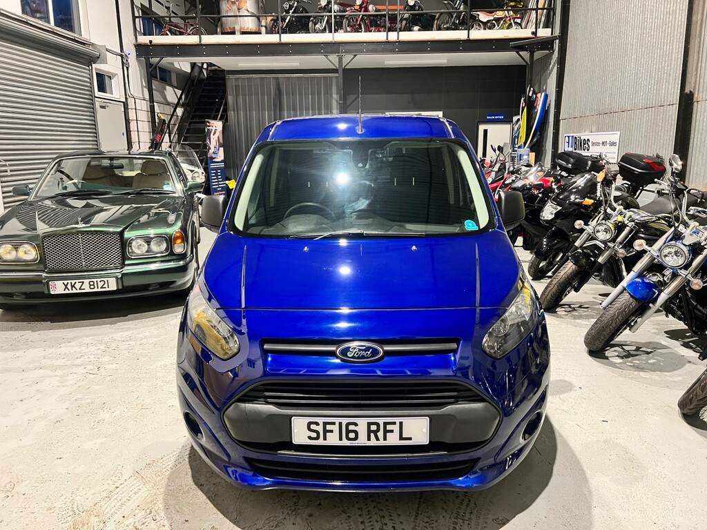 Ford Tourneo Connect 1.5 Tdci Titanium Powershift  #8