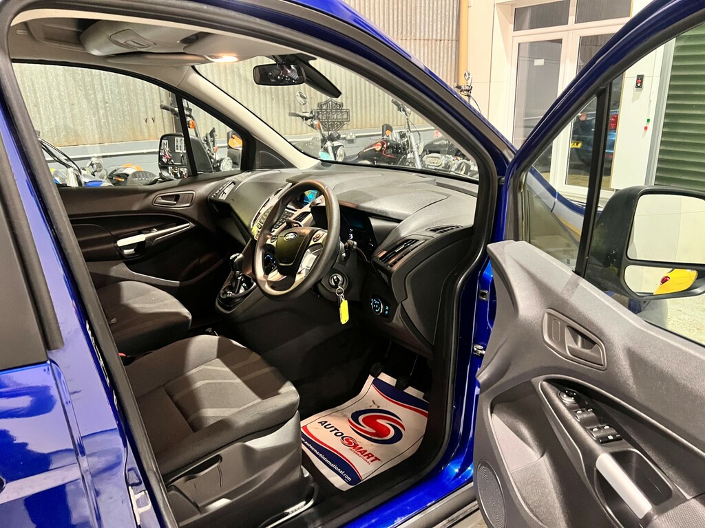 Ford Tourneo Connect 1.5 Tdci Titanium Powershift  #11