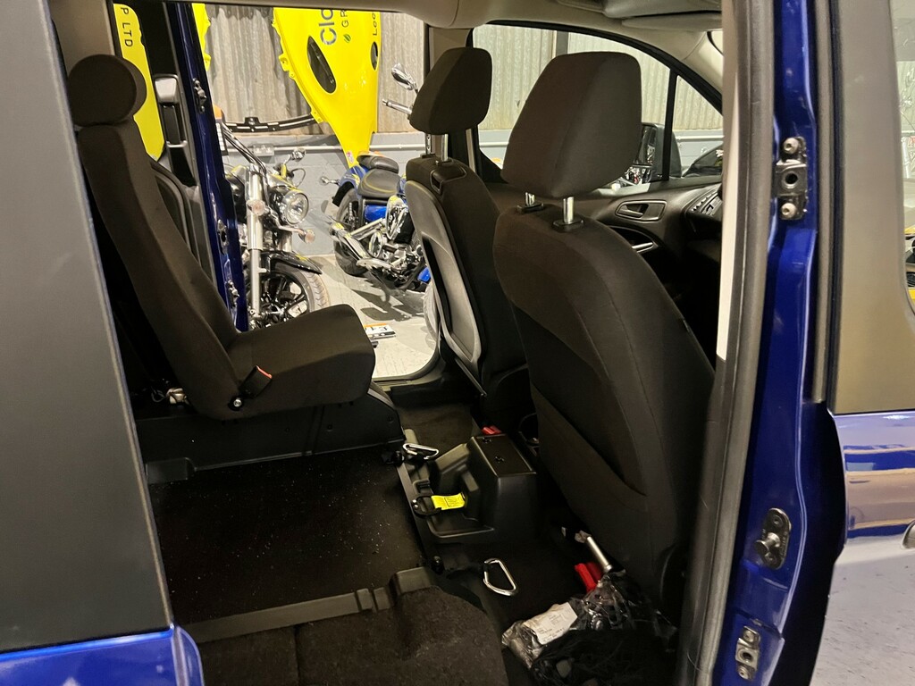 Ford Tourneo Connect 1.5 Tdci Titanium Powershift  #22