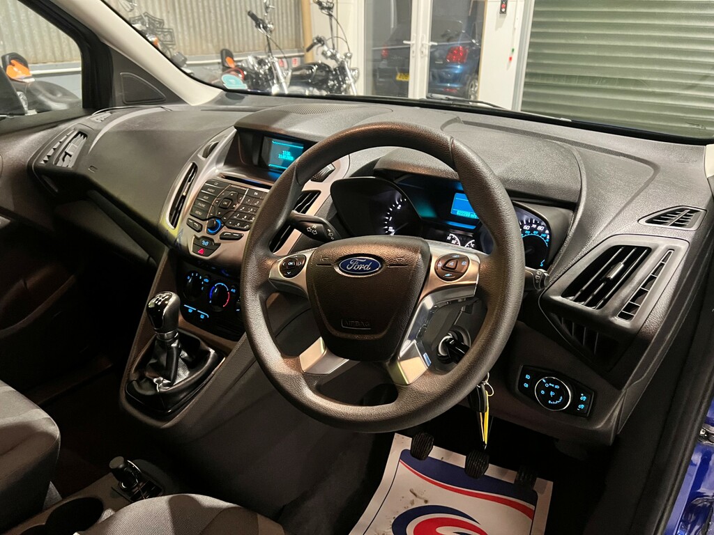 Ford Tourneo Connect 1.5 Tdci Titanium Powershift  #13