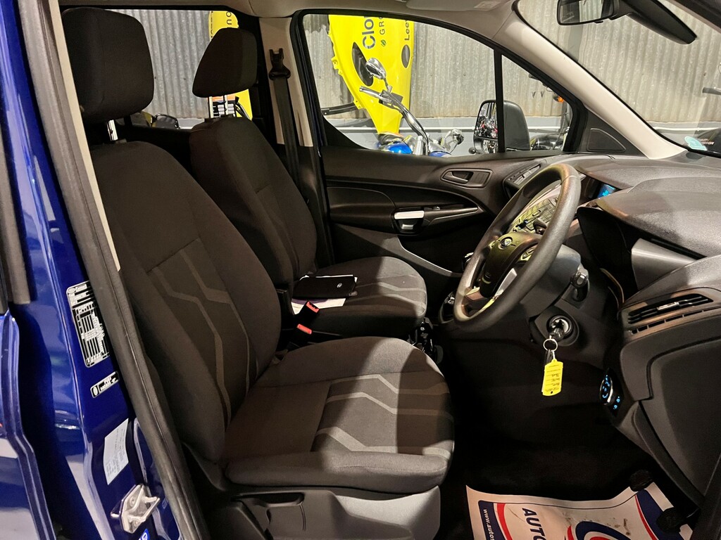 Ford Tourneo Connect 1.5 Tdci Titanium Powershift  #12