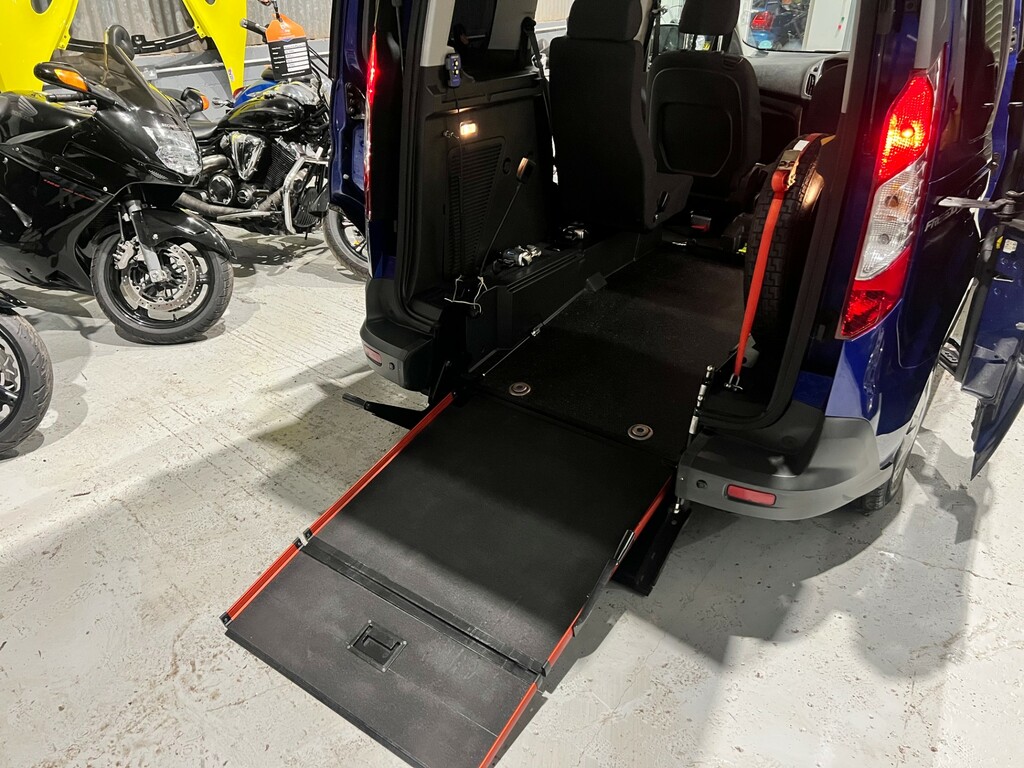 Ford Tourneo Connect 1.5 Tdci Titanium Powershift  #18