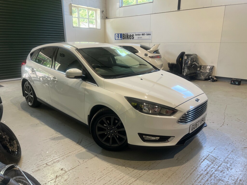 Ford Focus Titanium White