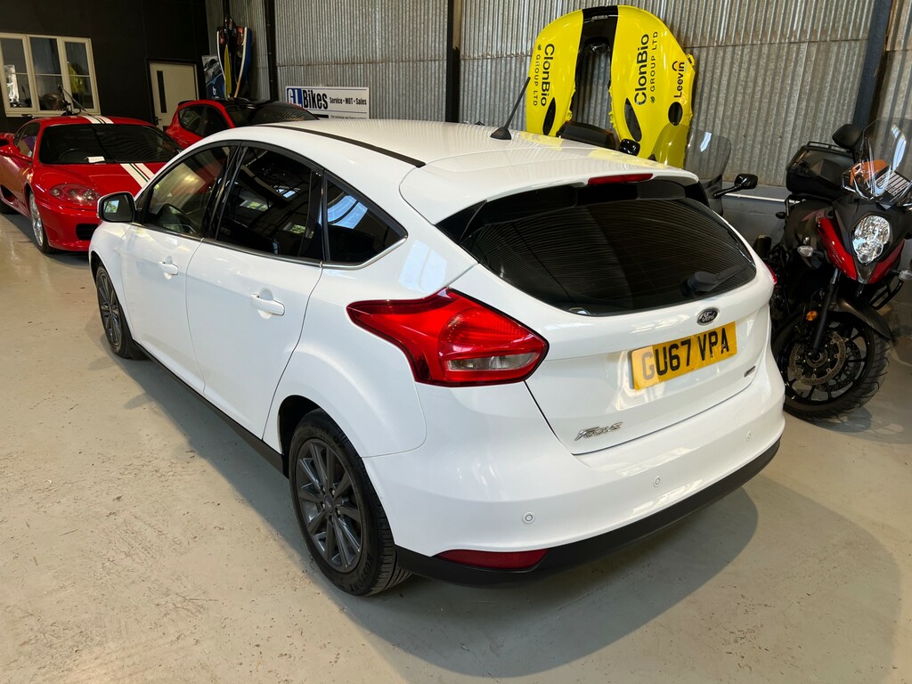 Ford Focus Titanium White #5