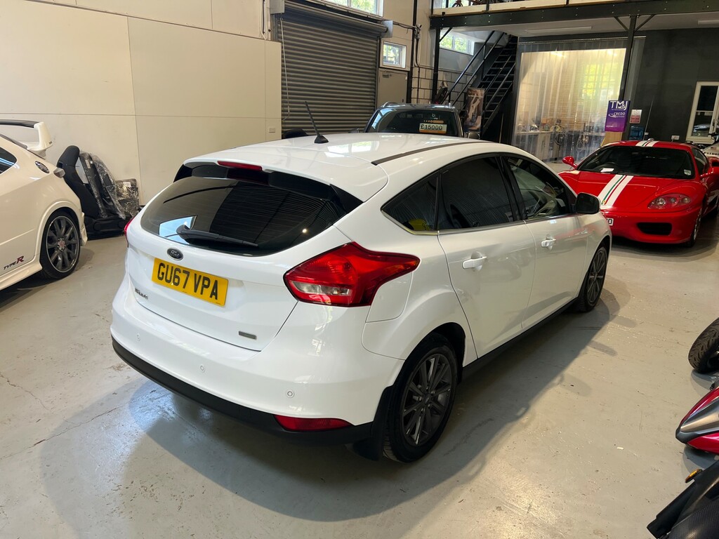 Ford Focus Titanium White #3