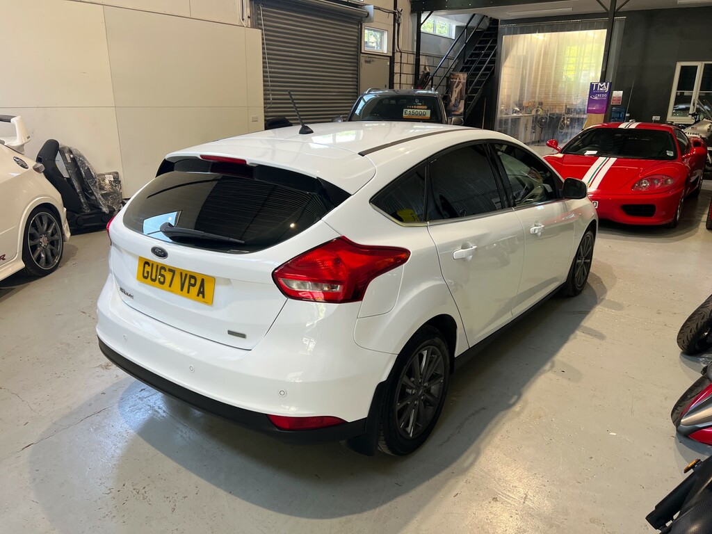 Ford Focus Titanium White #4