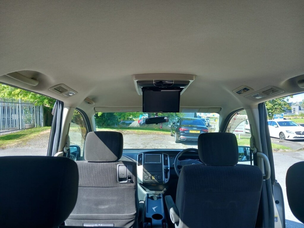 Nissan Serena 2.0 Silver #5
