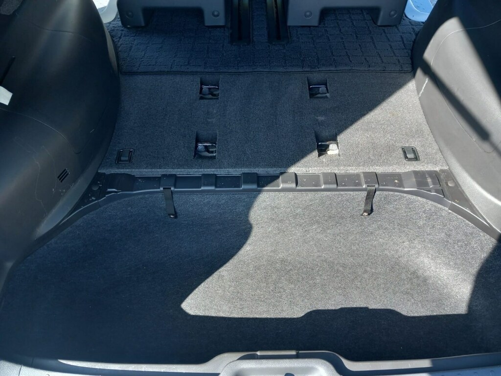 Nissan Serena 2.0 Silver #4