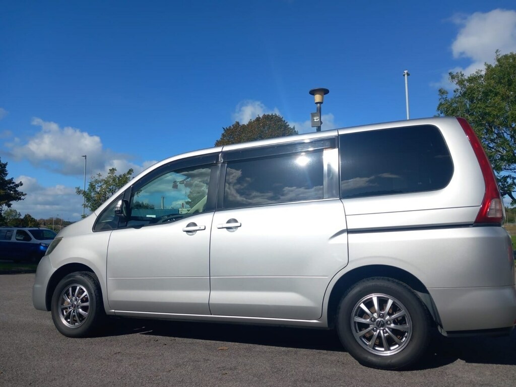 Nissan Serena 2.0 52K Silver #3