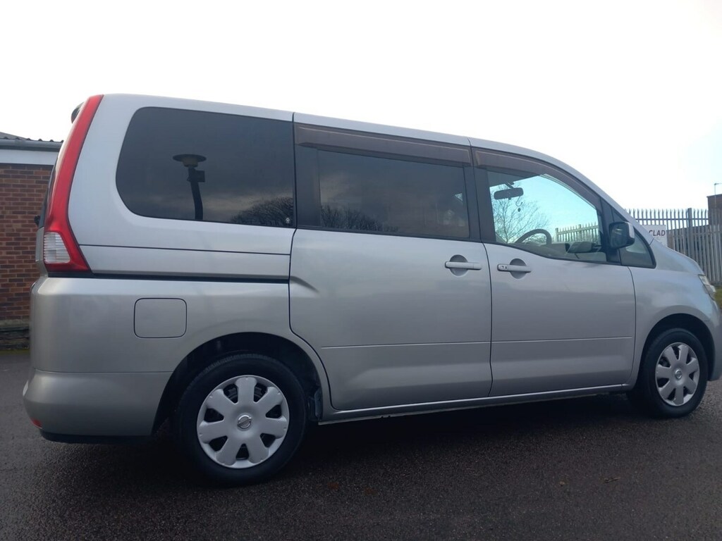 Nissan Serena 2.0 L 8 Seat Mpv #19