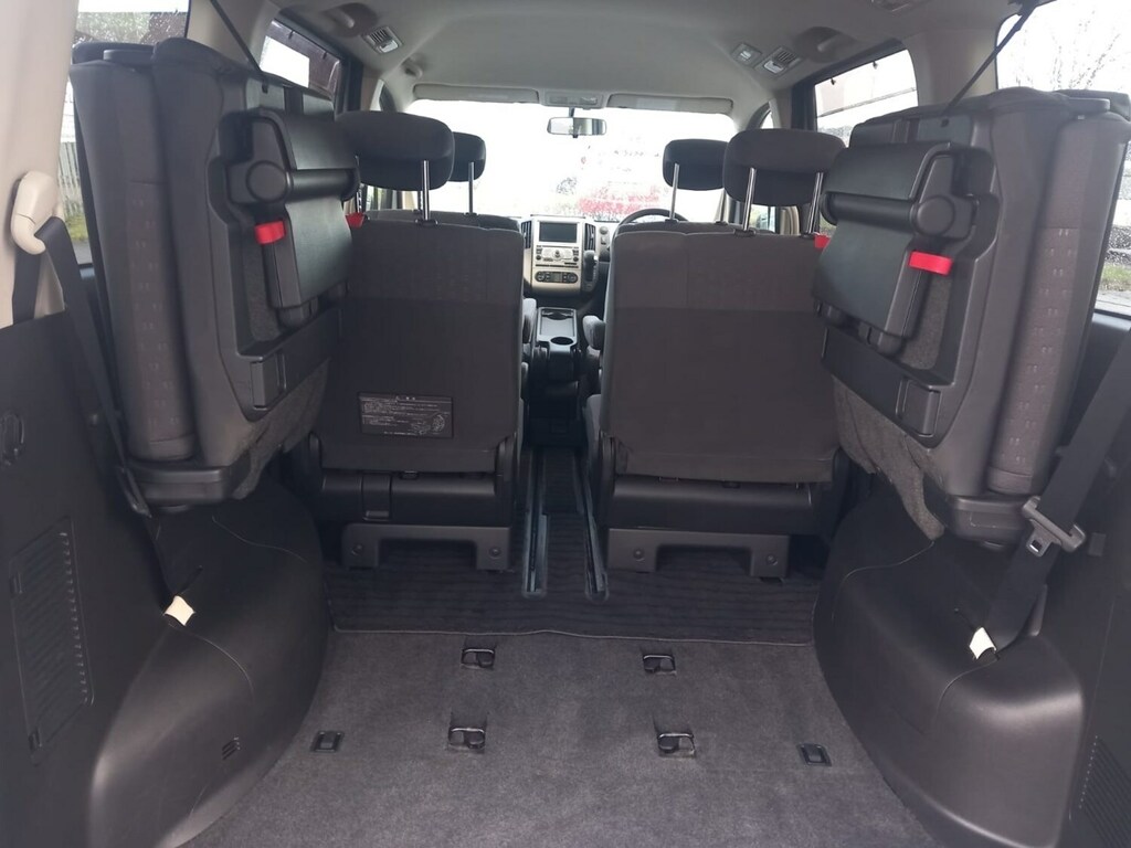 Nissan Serena 2.0 Silver #5