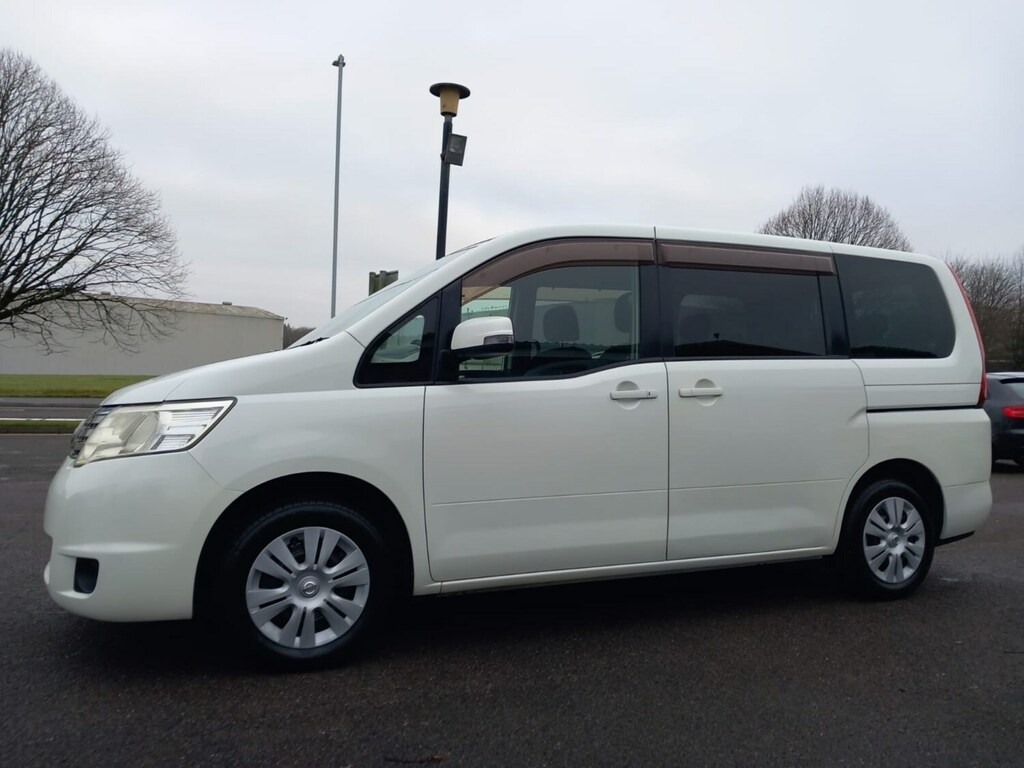 Nissan Serena 2.0 White #3