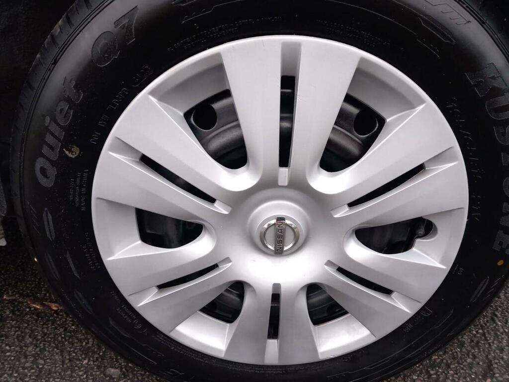 Nissan Serena 2.0 White #5