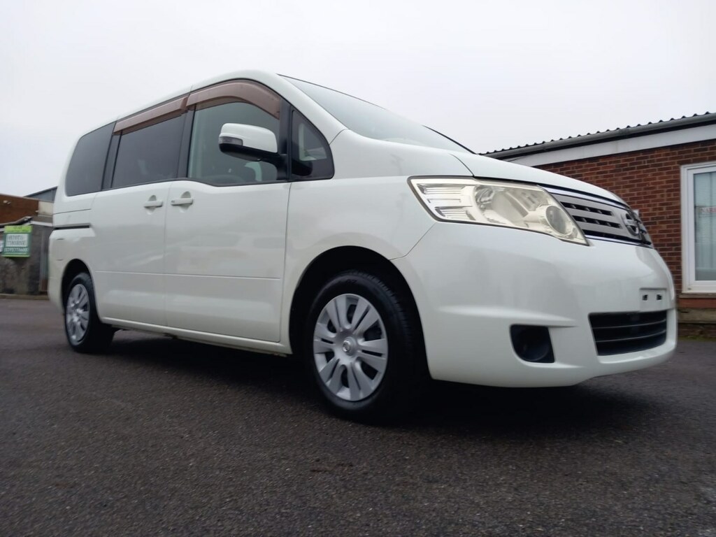 Nissan Serena 2.0 White