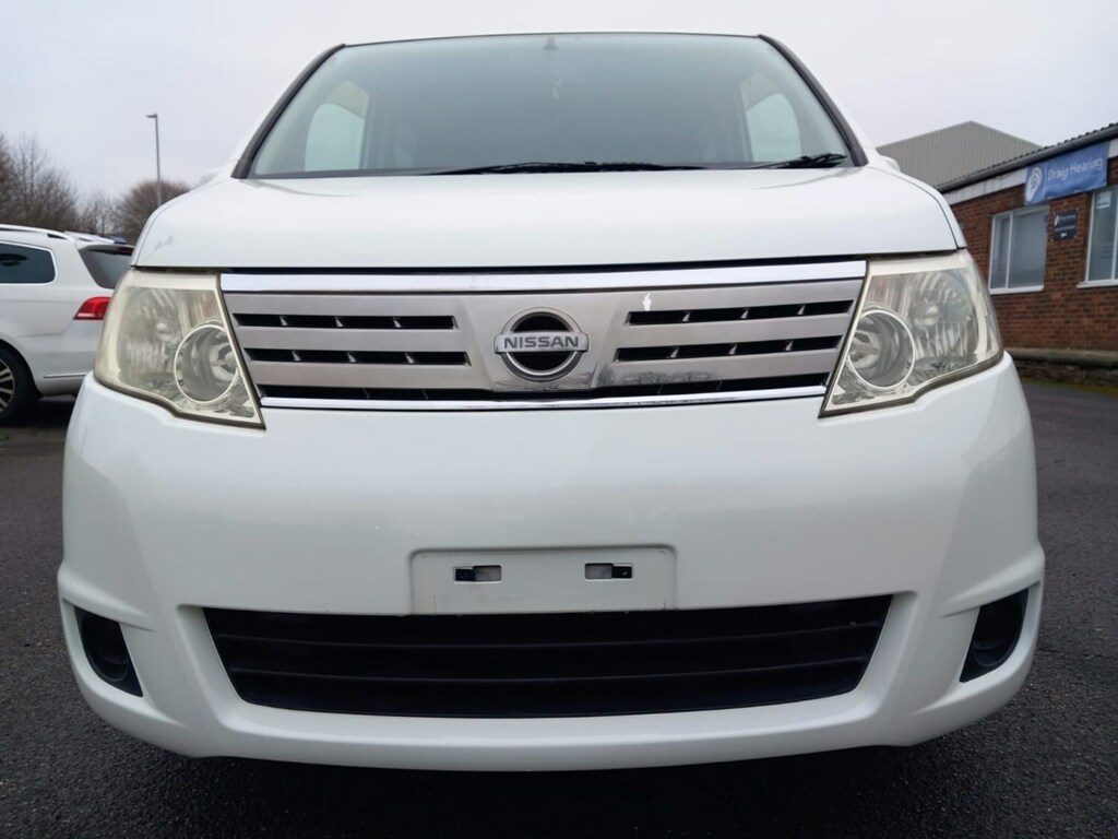 Nissan Serena 2.0 White #2